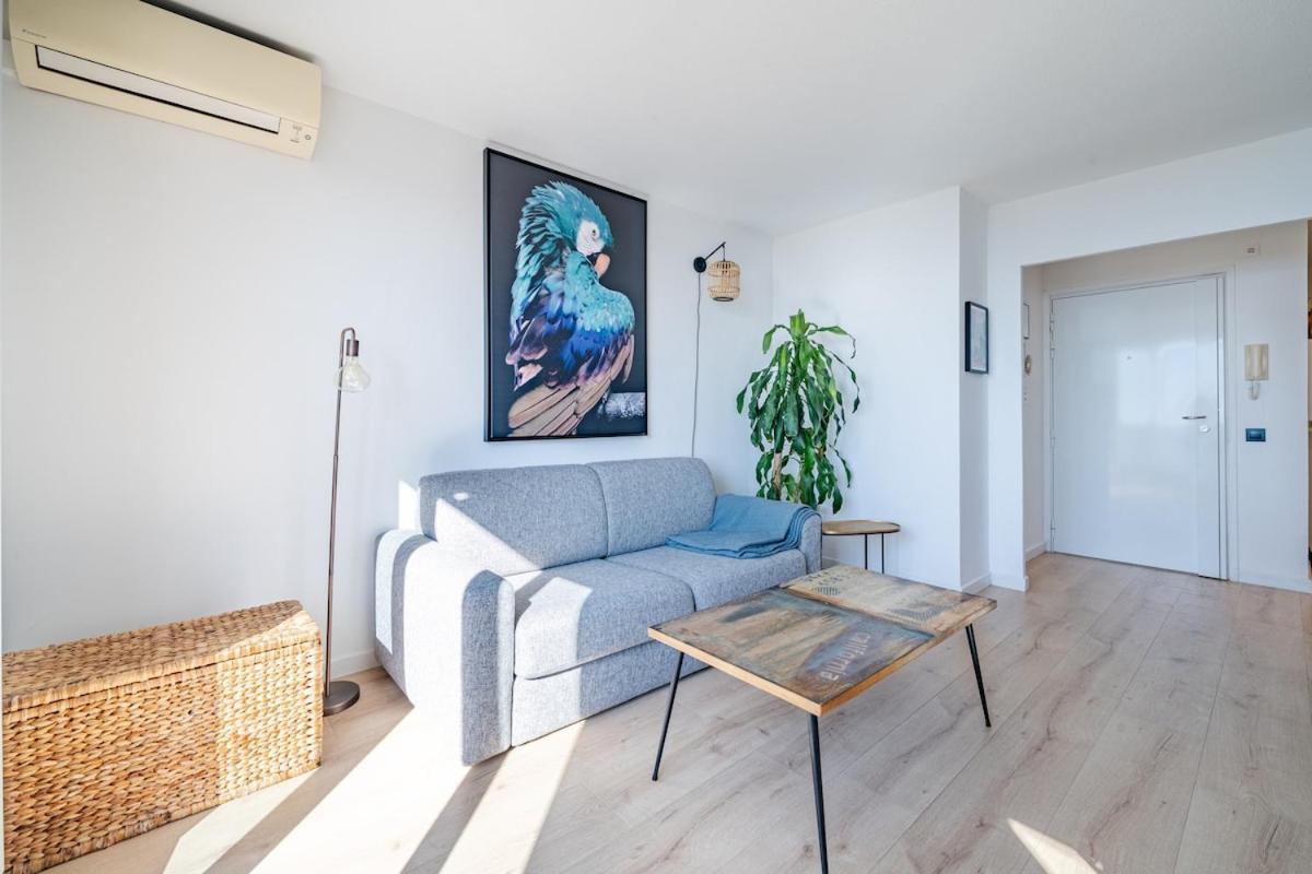 Appartement Panoramic Sea View Of The French Riviera, Parking