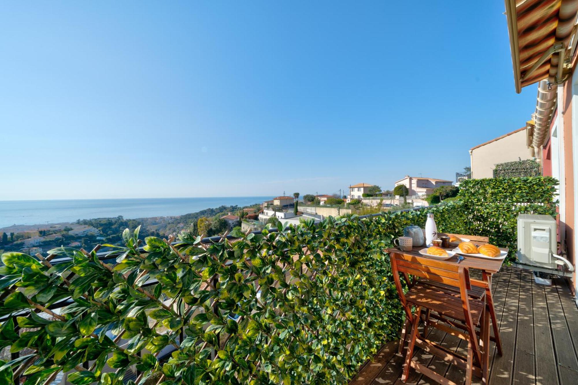 Panoramic Sea View Of The French Riviera, Parking Appartement